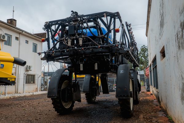 PULVERIZADOR NEW HOLLAND SP2500 - Imagen 4
