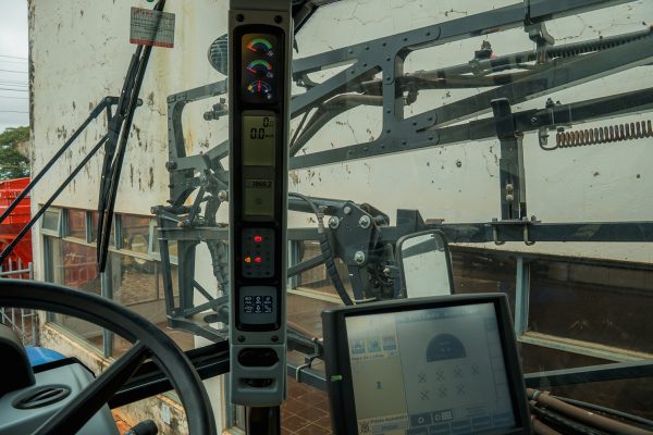 PULVERIZADOR NEW HOLLAND SP2500 - Imagen 5