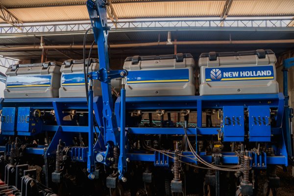 SEMBRADORA NEW HOLLAND PL4011 - Imagen 2