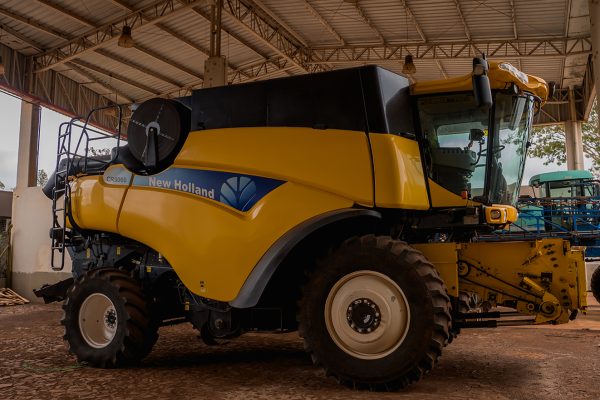 COSECHADORA NEW HOLLAND CR9060