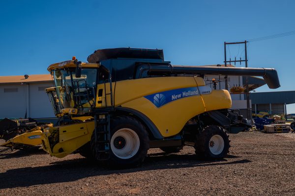 COSECHADORA NEW HOLLAND CR9060 2WD - Imagen 2