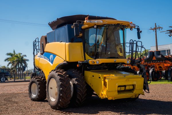 COSECHADORA NEW HOLLAND CR9060 2WD - Imagen 3