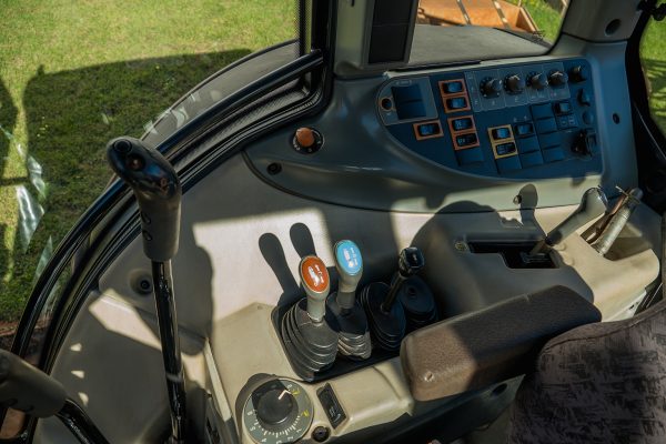 TRACTOR VALTRA T151 - Imagen 6