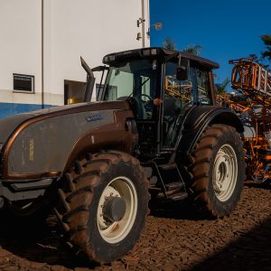 TRACTOR VALTRA T151
