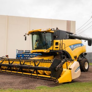 COSECHADORA NEW HOLLAND CR5.85