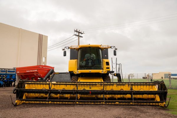 PLATAFORMA NEW HOLLAND 25" P/CR5.85 - Imagen 3