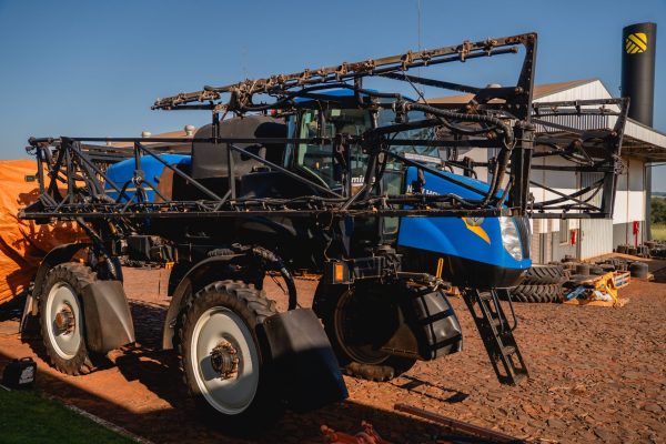 PULVERIZADOR NEW HOLLAND SP2500 - Imagen 2