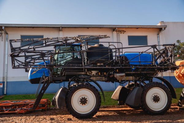 PULVERIZADOR NEW HOLLAND SP2500