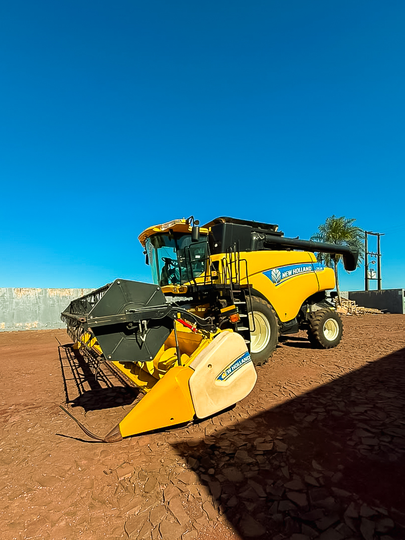COSECHADORA NEW HOLLAND CR5.85