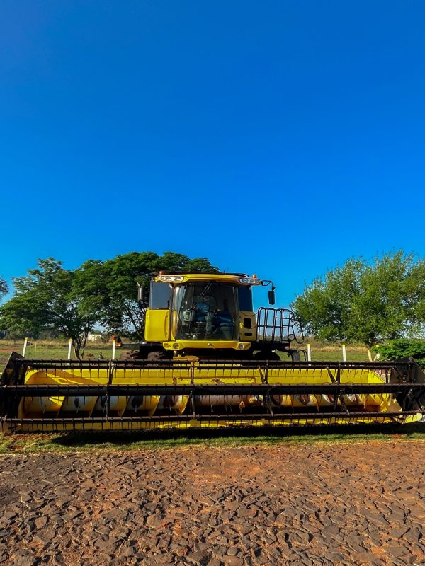 Cosechadora New Holland CR6080 - Imagen 2