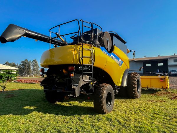 Cosechadora New Holland CR6080 - Imagen 4