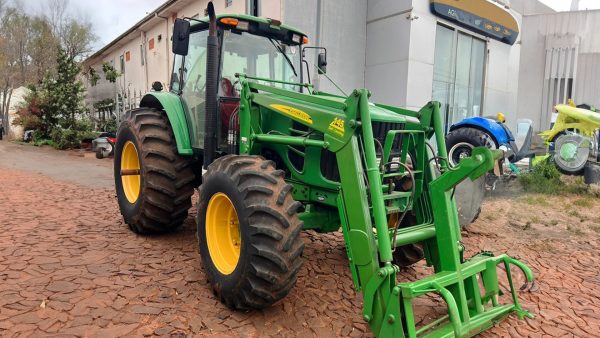 Tractor John Deere 6145J - Imagen 3