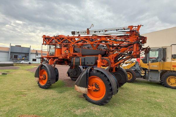 Pulverizador Jacto 2530 - Imagen 3