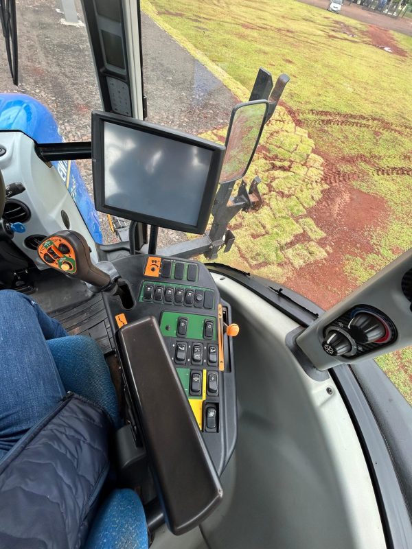 Pulverizador New Holland SP2500 - Imagen 9