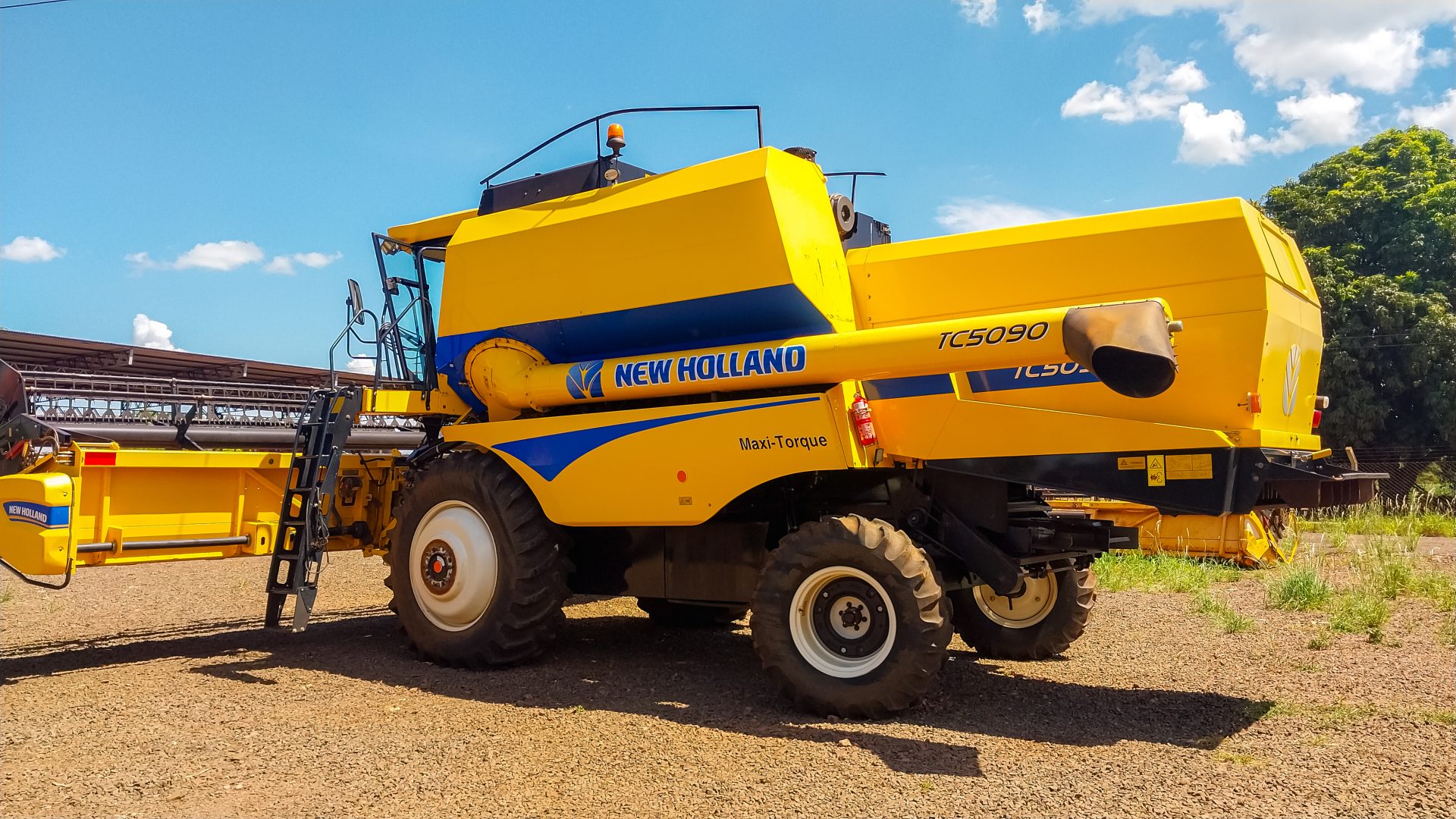 COSECHADORA NEW HOLLAND TC5090 - Imagen 4