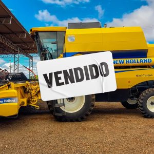 Cosechadora New Holland TC5090 con Plataforma 25