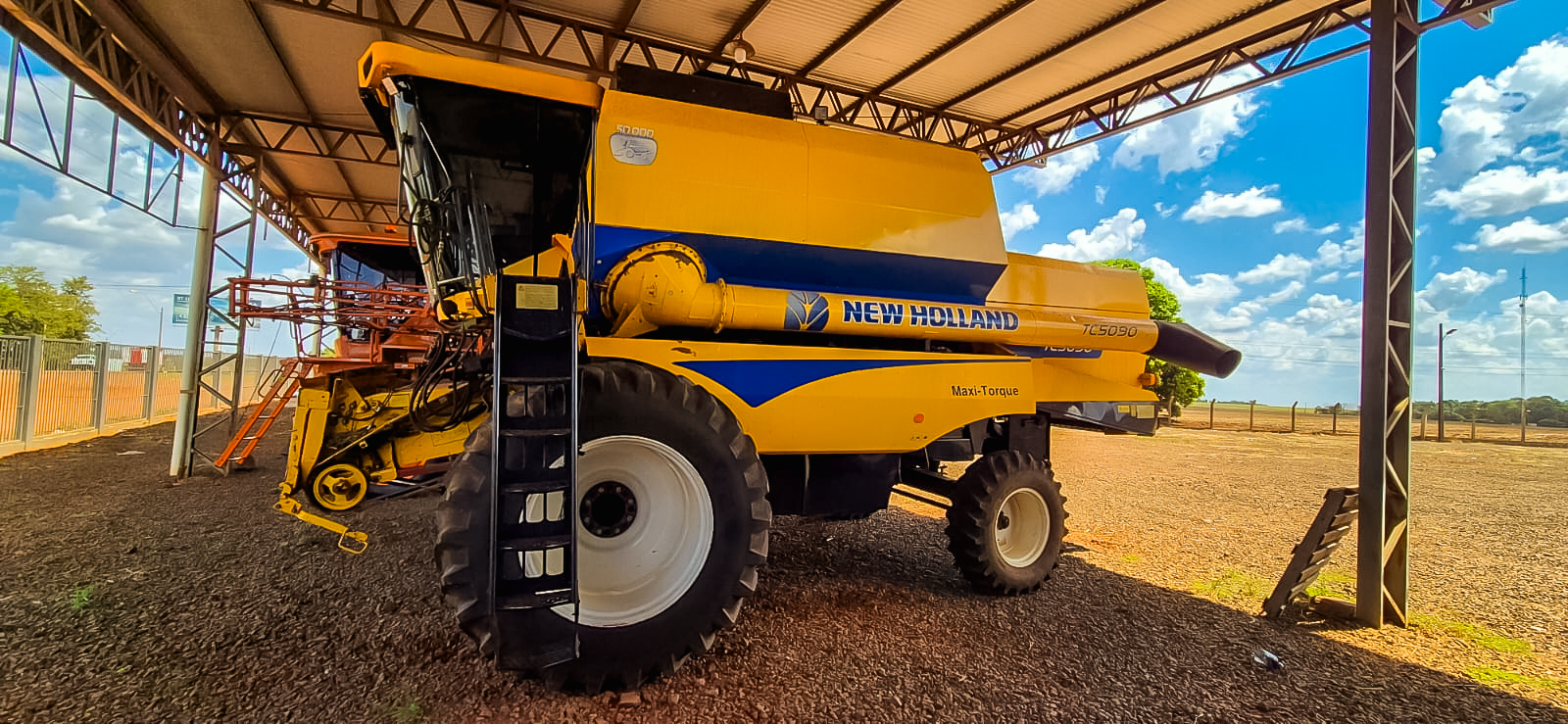 Cosechadora New Holland TC5090